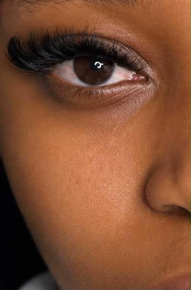 Volume lash close-up